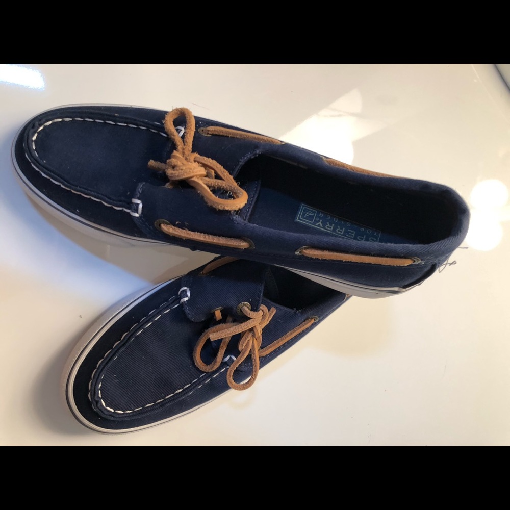 UNIQUE NAVY BLUE SPERRY TOP-SIDERS